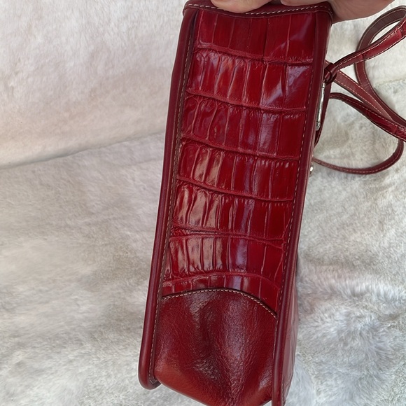 β€οΈπEUC Brighton Vintage Croc Leather Red Shoulder Bag w/ Silver Hardware Hearts - Picture 10 of 16
